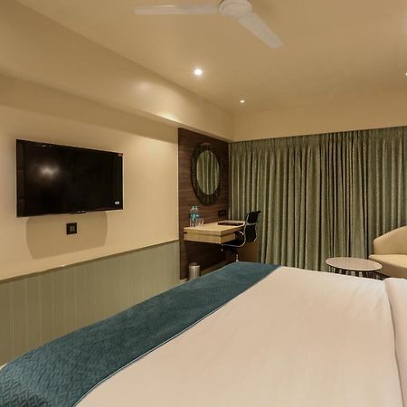 Hotel Corporate Navi Mumbai Extérieur photo