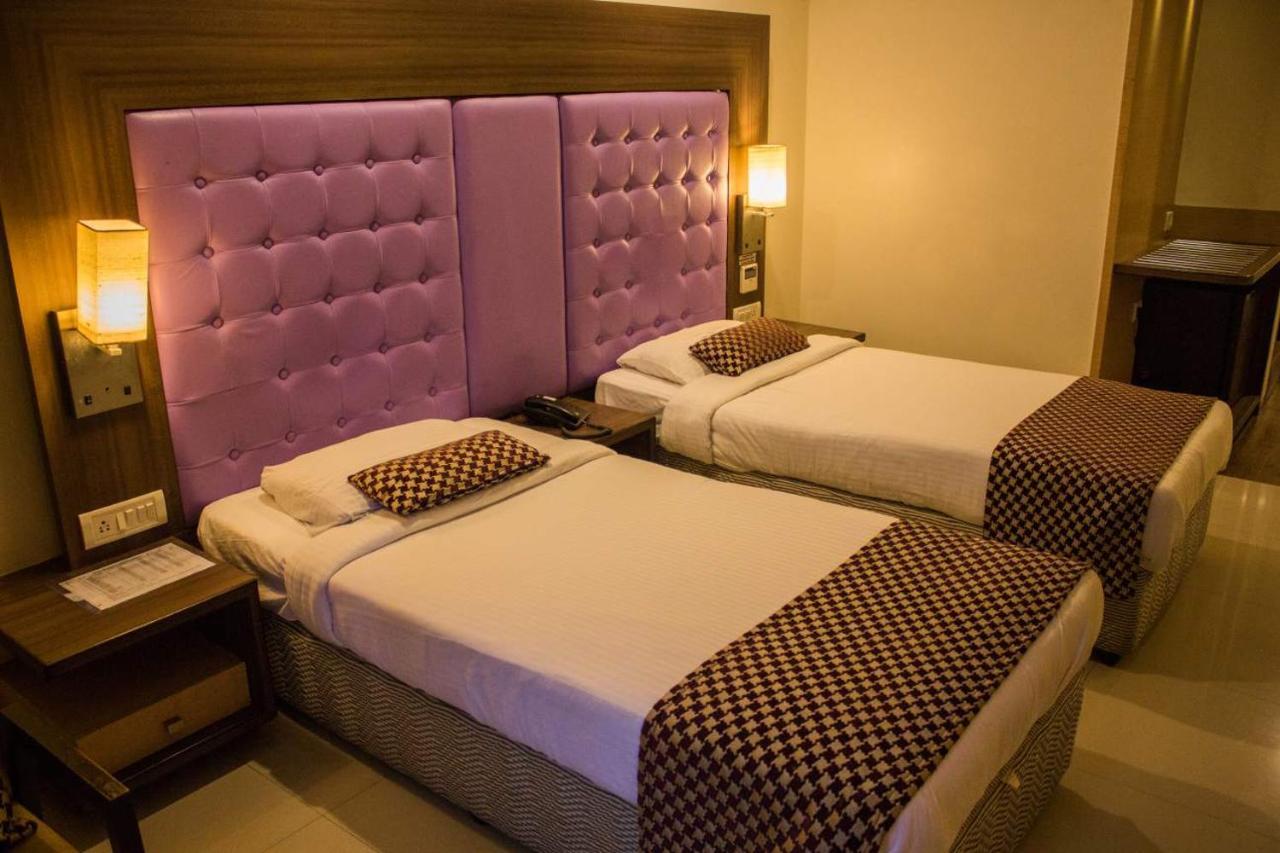 Hotel Corporate Navi Mumbai Extérieur photo